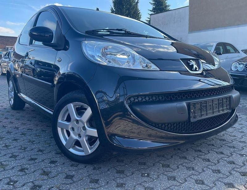 Schwarz Gebraucht 2008 Peugeot 107 Urban Move Kleinwagen | 2.998 € (Fairer Preis) - Bild 1/4