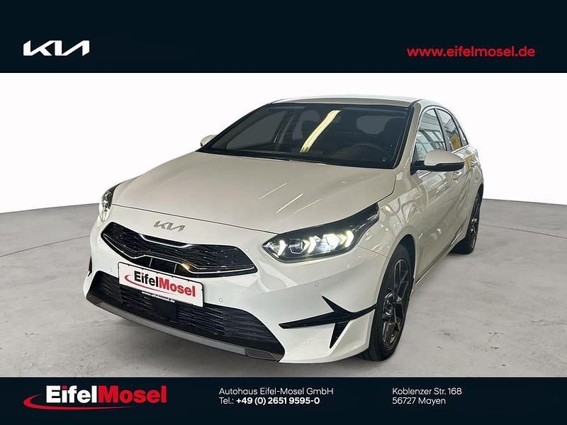 Neu Kia Ceed 140 PS (102 kW) 2026 Weiß Kleinwagen