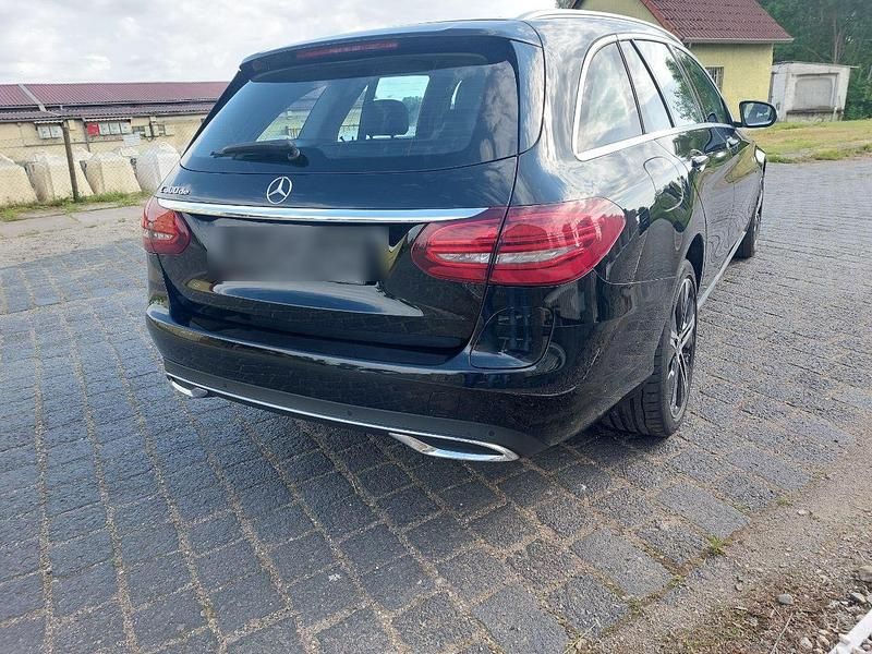 Gebraucht Mercedes C300e 306 PS (225 kW) 2020 Schwarz Kombi