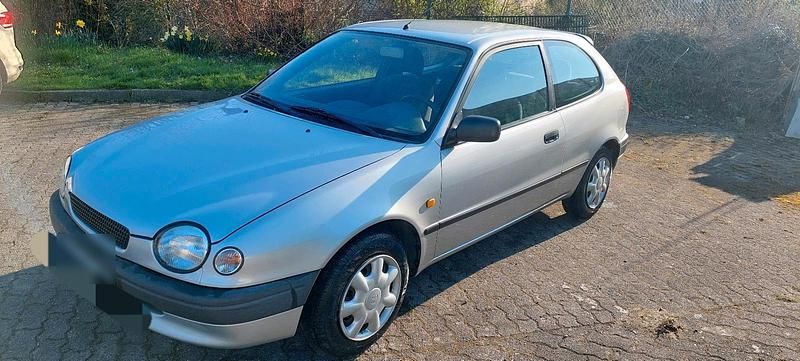Second-hand Toyota Corolla 1998 Argintiu Coupe
