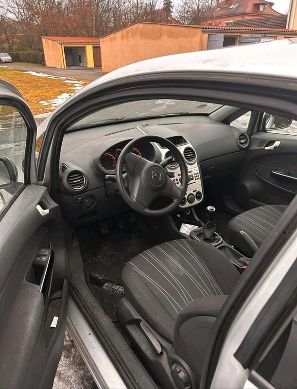 Gebraucht Opel Corsa 68 PS (50 kW) 2008 Silber Kleinwagen