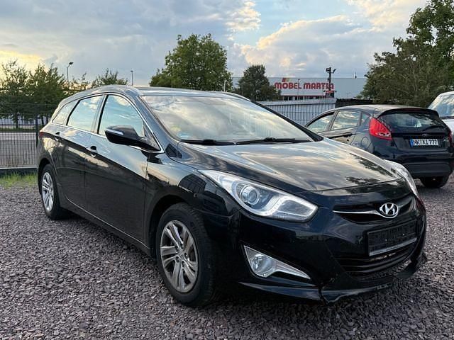 Schwarz Gebraucht 2015 Hyundai i40 Edition Kombi | 3.999 € (Superpreis) - Bild 1/4