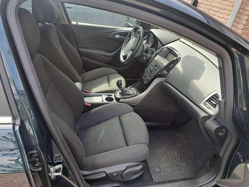 Gebraucht Opel Astra Exklusiv 140 PS (102 kW) 2014 Grün Kombi