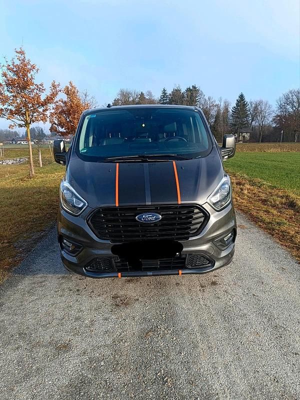 Grau Gebraucht 2021 Ford Tourneo Sport Van / Kleinbus | 37.800 € (Fairer Preis) - Bild 1/4