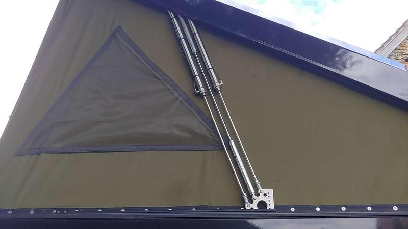 Gebraucht Land Rover Defender 122 PS (89 kW) 2010 Schwarz Kombi