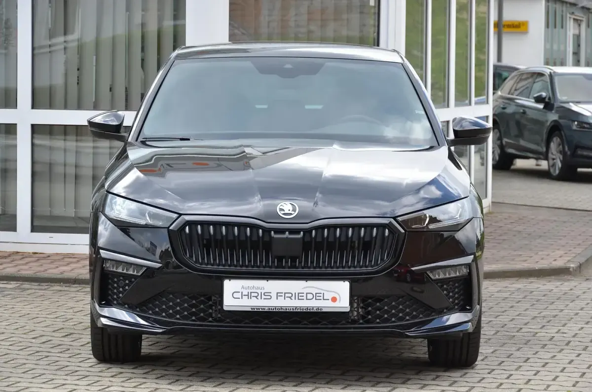 Neu Skoda Scala Monte Carlo 150 PS (110 kW) 2026 Black magic perleffekt Kleinwagen