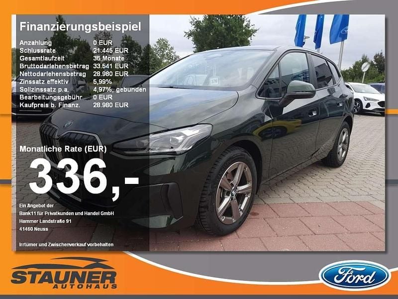 Sanremo green metallic Gebraucht 2024 BMW 218 Active Tourer Van / Kleinbus | 28.980 € (Superpreis) - Bild 1/4