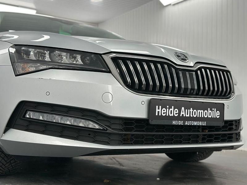 Gebraucht Skoda Superb 150 PS (110 kW) 2022 Silber Kombi