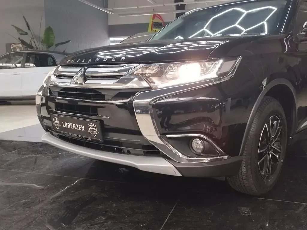 Gebraucht Mitsubishi Outlander Edition 150 PS (110 kW) 2018 Schwarz SUV
