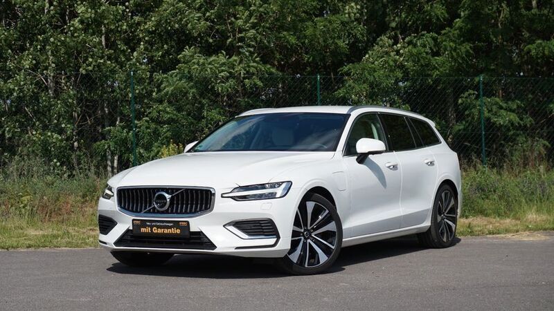 Weiß Gebraucht 2021 Volvo V60 Inscription Kombi | 26.900 € (Fairer Preis) - Bild 1/4