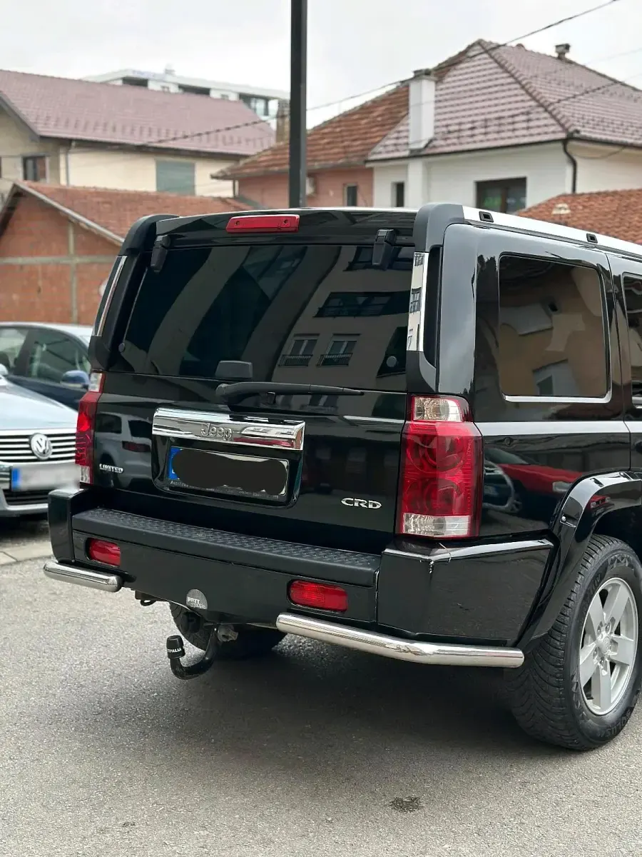 Käytetty Jeep Commander 218 HP (160 kW) 2007 Musta Katumaasturi