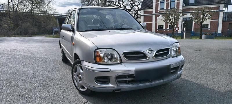Gebraucht Nissan Micra 70 PS (51 kW) 2002 Silber Kleinwagen