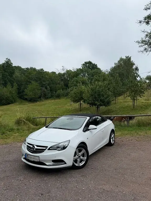 Gebraucht Opel Cascada Edition 120 PS (88 kW) 2013 Weiß Cabrio
