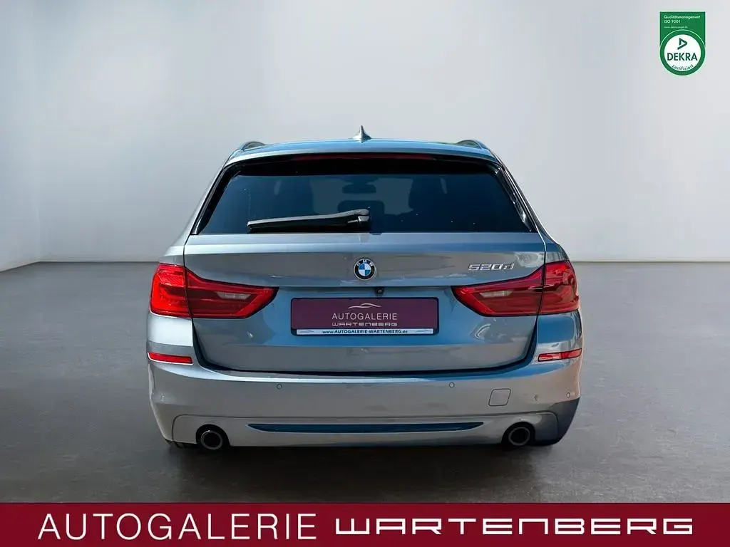 Gebraucht BMW 520 Sport Line 190 PS (139 kW) 2020 Blau Kombi