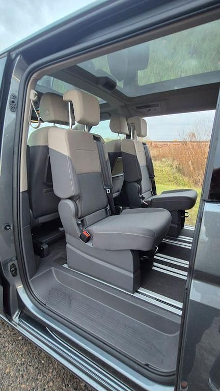 Gebraucht VW Multivan 150 PS (110 kW) 2024 Grau Van