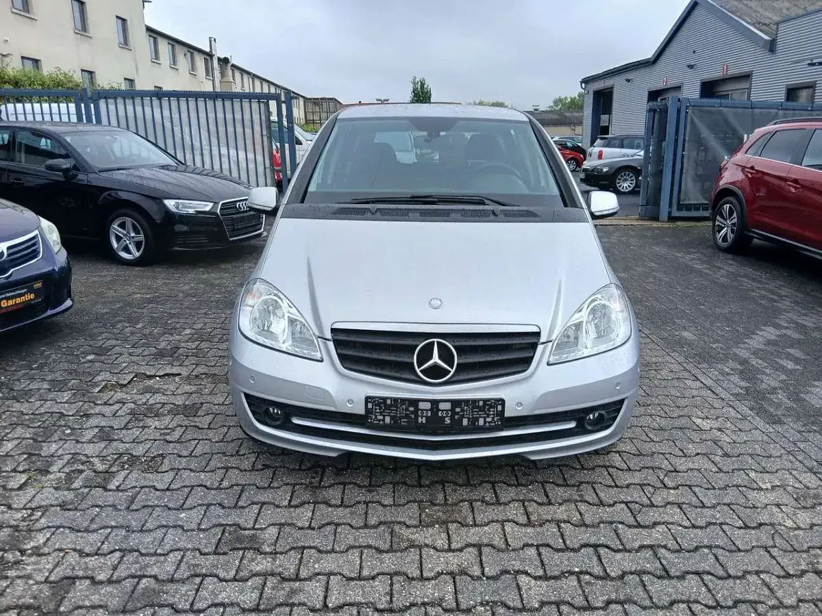 Gebraucht Mercedes A160 95 PS (69 kW) 2012 Polarsilber  metalliclack Kleinwagen