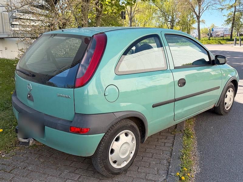 Second-hand Opel Corsa 58 CP (42 kW) 2000 Verde Hatchback
