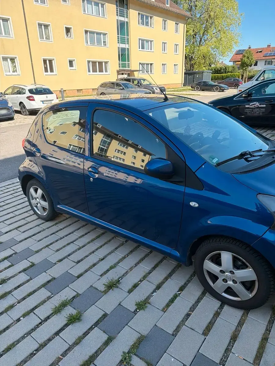Gebraucht Toyota Aygo 68 PS (50 kW) 2007 Blau Kleinwagen