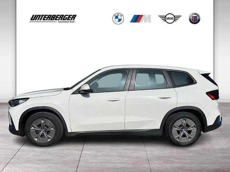 Gebraucht BMW iX1 Performance 200 kW (272 PS) 2022 Weiß SUV