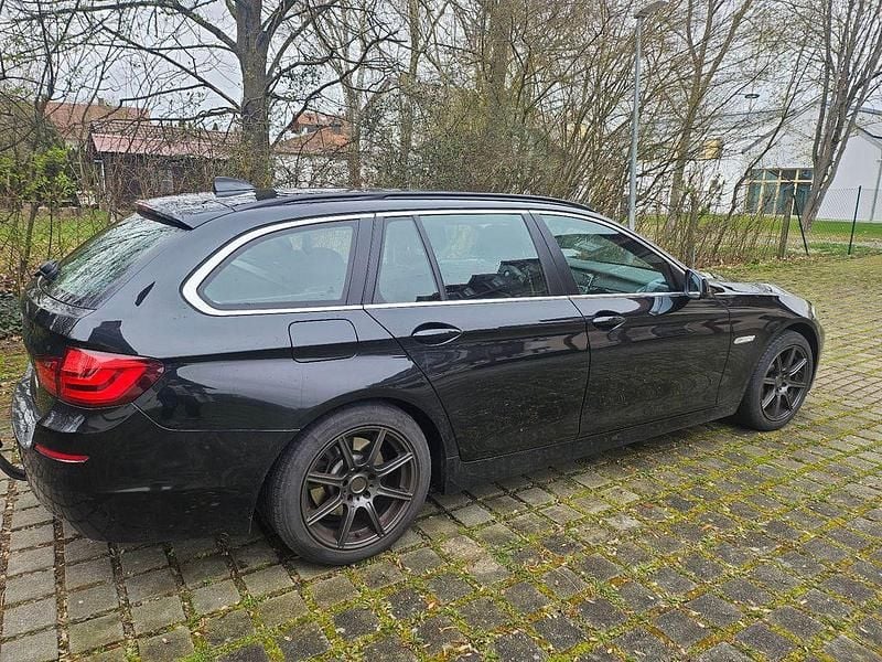 Gebraucht BMW 525 218 PS (160 kW) 2013 Schwarz Kombi