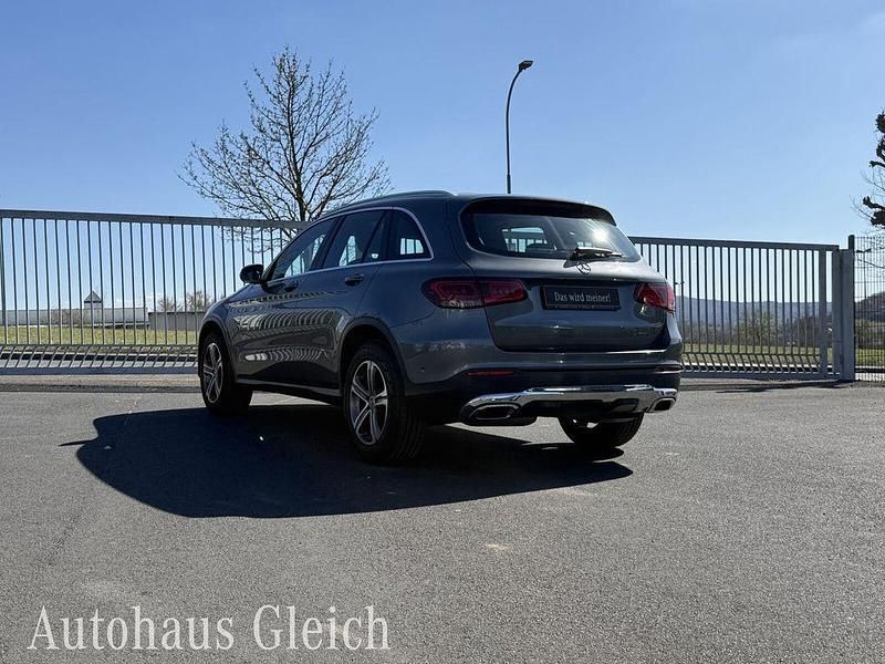 Gebraucht Mercedes GLC300 Exclusive 245 PS (180 kW) 2020 Selenitgrau  lack SUV