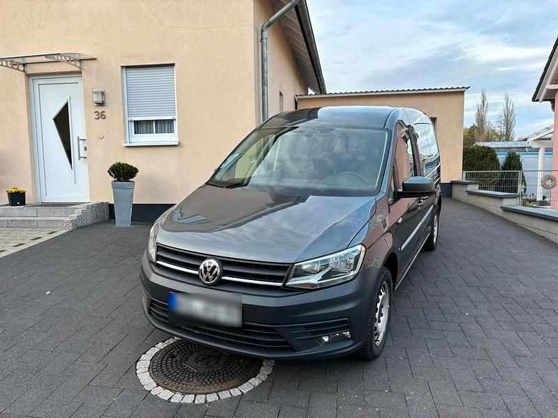 Gebraucht VW Caddy Maxi Comfortline 150 PS (110 kW) 2017 Grau Van / Kleinbus