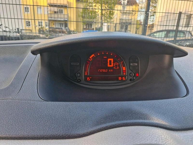 Second-hand Renault Modus 75 CP (55 kW) 2004 Albastru Monovolum