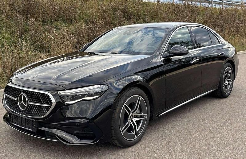 Obsidianschwarz Gebraucht 2025 Mercedes E220 Advanced Plus Limousine | 56.000 € (Fairer Preis) - Bild 1/4