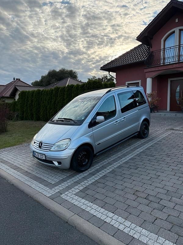 Silber Gebraucht 2005 Mercedes Vaneo Van / Kleinbus | 3.600 € (Fairer Preis) - Bild 1/4