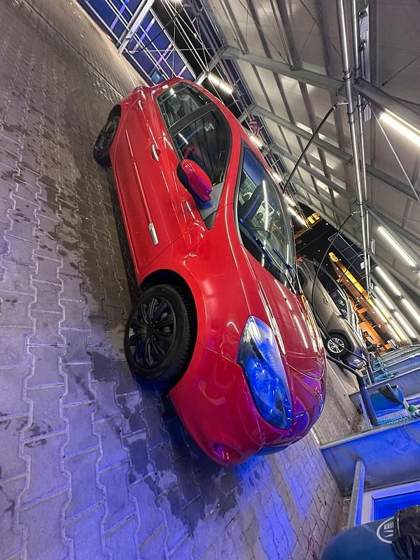 Schwarz Gebraucht 2011 Renault Clio II Kleinwagen | 2.350 € - Bild 1/4