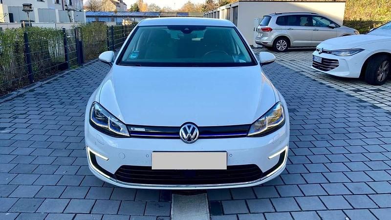 Gebraucht VW e-Golf 100 kW (136 PS) 2019 Weiß Kleinwagen