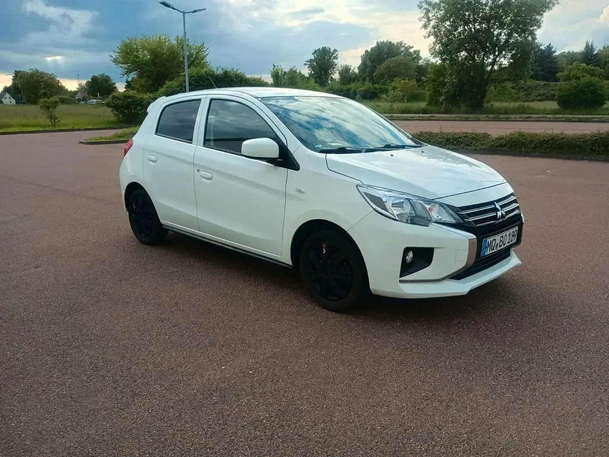 Gebraucht Mitsubishi Space Star 71 PS (52 kW) 2021 Weiß Kleinwagen