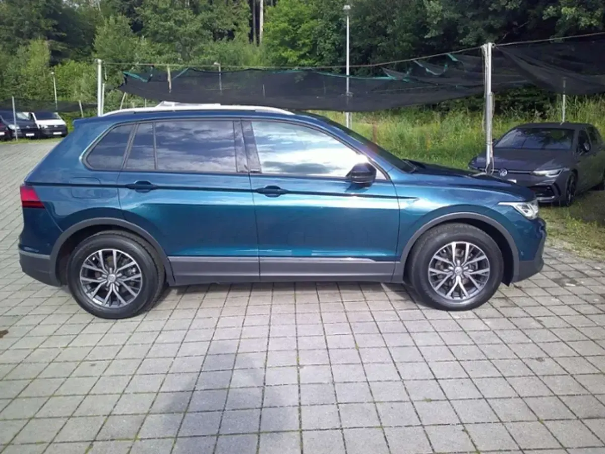 Gebraucht VW Tiguan Active 150 PS (110 kW) 2021 Nightshade blue metallic SUV