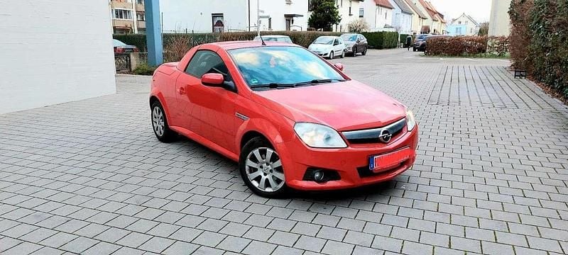 Gebraucht Opel Tigra 90 PS (66 kW) 2004 Rot Cabrio