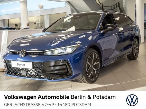 Blau (reef blue metallic grenadillschwarz metallic) Neu 2025 VW Passat R-line Kombi | 67.112 € (Teuer) - Bild 1/4