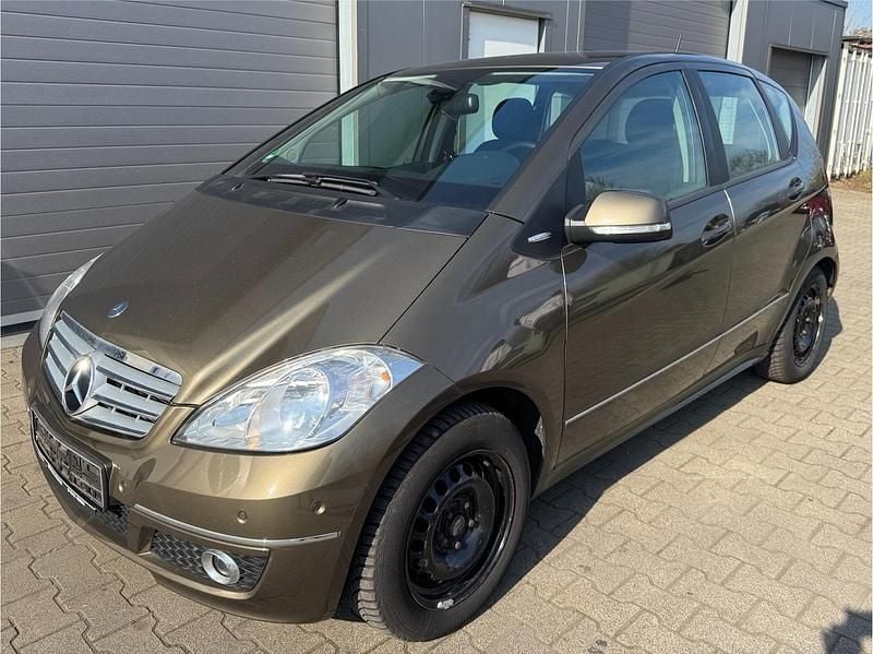 Gebraucht Mercedes A180 109 PS (80 kW) 2009 Braun Kleinwagen