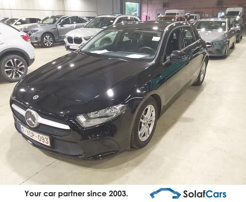 Schwarz Gebraucht 2020 Mercedes A180 Limousine | 15.609 € (Superpreis) - Bild 1/4