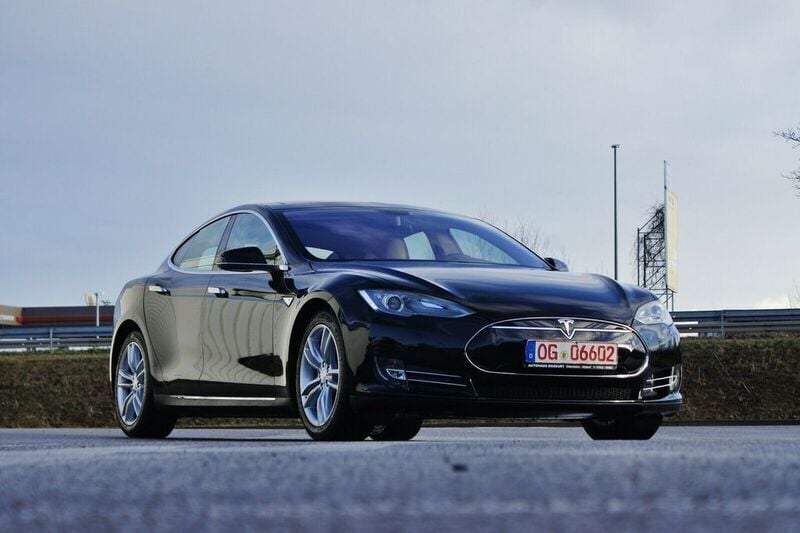 Gebraucht Tesla Model S Performance 350 kW (476 PS) 2013 Schwarz metallic Kleinwagen