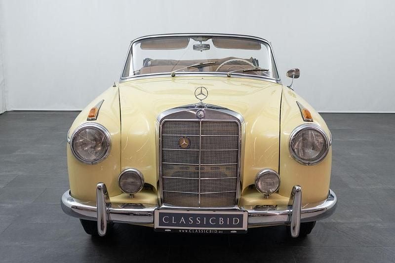 Gebraucht Mercedes 220 101 PS (74 kW) 1957 Beige Cabrio