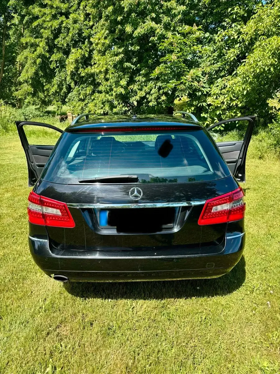 Gebraucht Mercedes E250 204 PS (150 kW) 2010 Schwarz Kombi