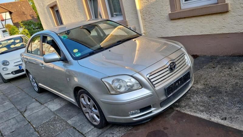 Grau Gebraucht 2003 Toyota Avensis Limousine | 1.900 € (Guter Preis) - Bild 1/4