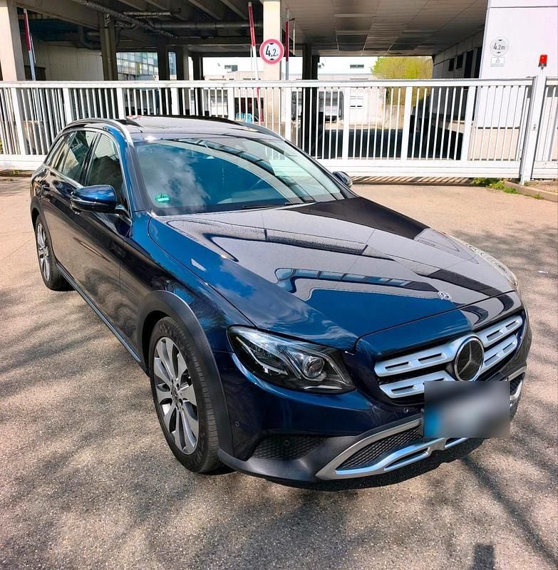 Gebraucht Mercedes E220 All-Terrain 194 PS (142 kW) 2018 Blau Kombi
