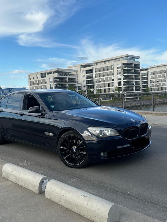 Blau Gebraucht 2011 BMW 740 Limousine | 11.999 € (Superpreis) - Bild 1/4