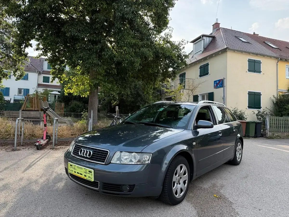 Gebraucht Audi A4 131 PS (96 kW) 2003 Grau Kombi