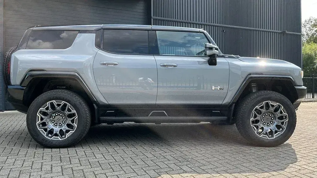 Neu GMC Hummer EV 619 kW (842 PS) 2026 Grau SUV