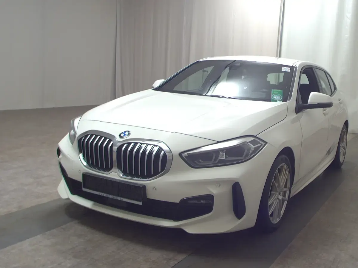 Gebraucht BMW 120 M Sport 190 PS (139 kW) 2020 Alpinweiss iii Kleinwagen
