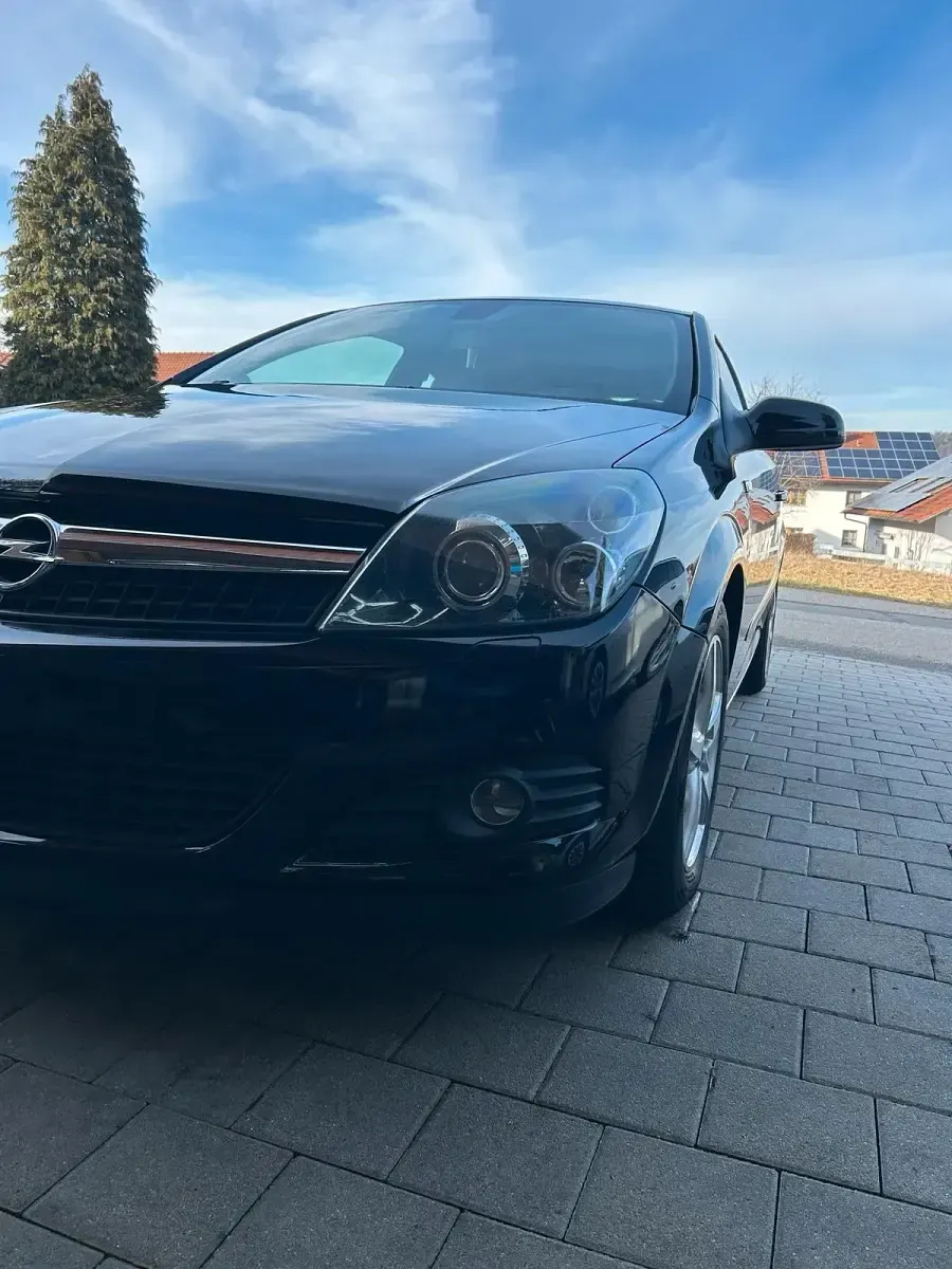 Gebraucht Opel Astra GTC 140 PS (102 kW) 2009 Schwarz Coupé