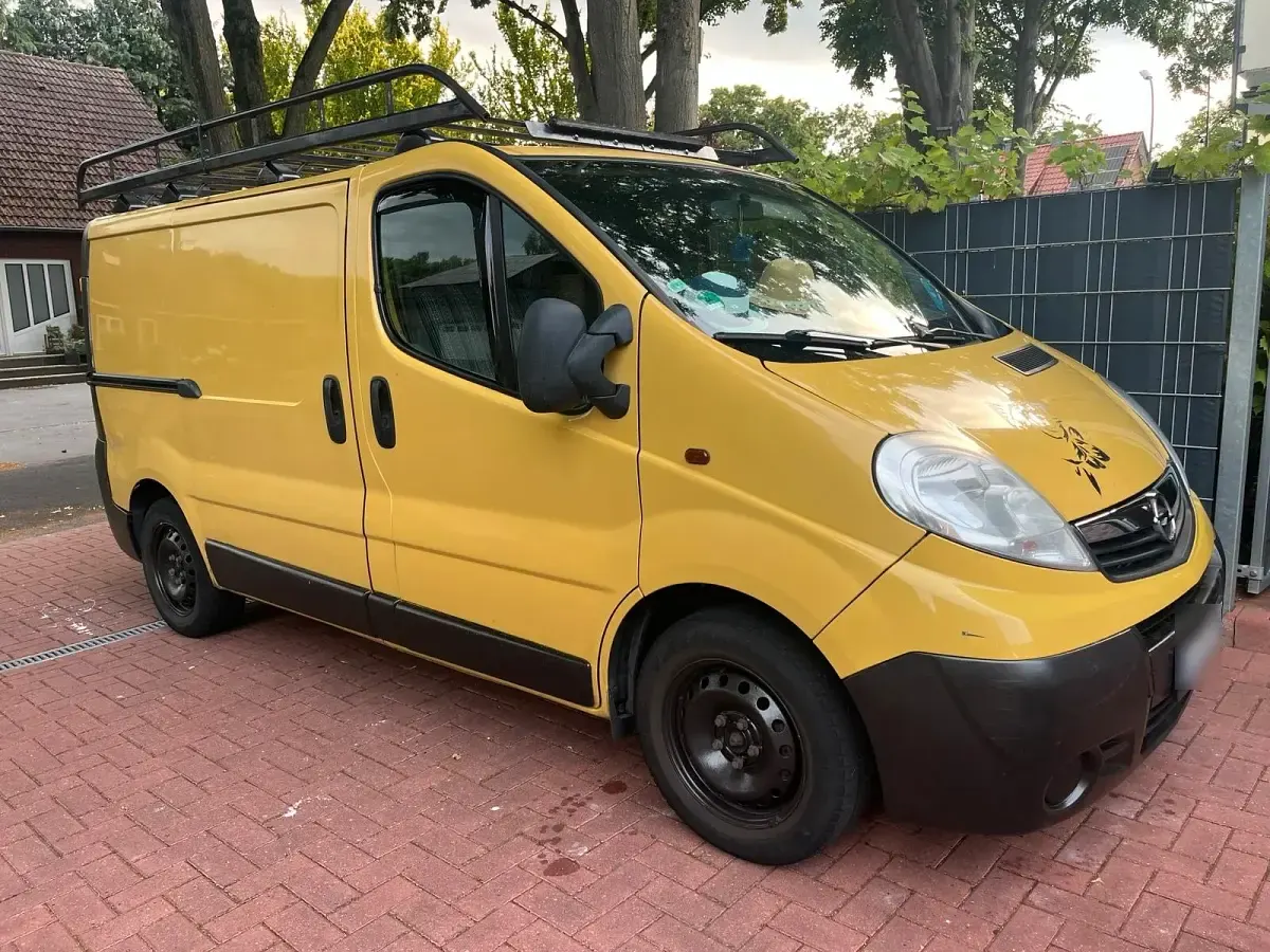 Gebraucht Opel Vivaro 145 PS (106 kW) 2008 Gelb Van / Kleinbus