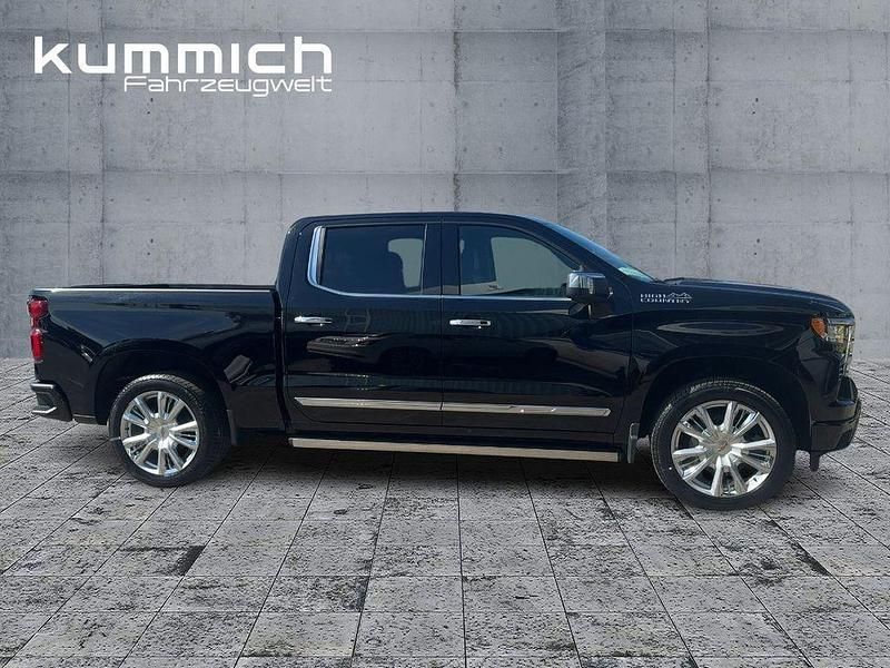Neu Chevrolet Silverado 426 PS (313 kW) 2025 Schwarz SUV