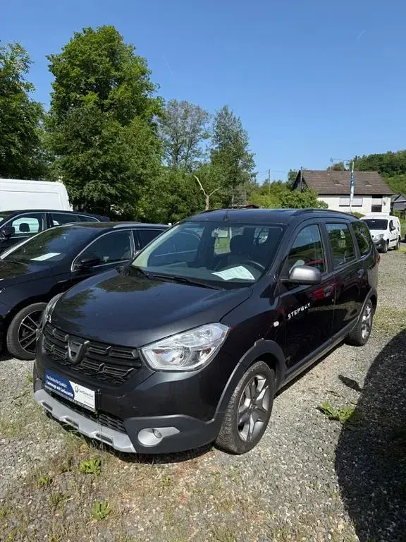 Gebraucht Dacia Lodgy Stepway 131 PS (96 kW) 2021 Grau Van / Kleinbus